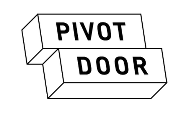 PIVOT DOOR（ピボットドアー）ロゴ